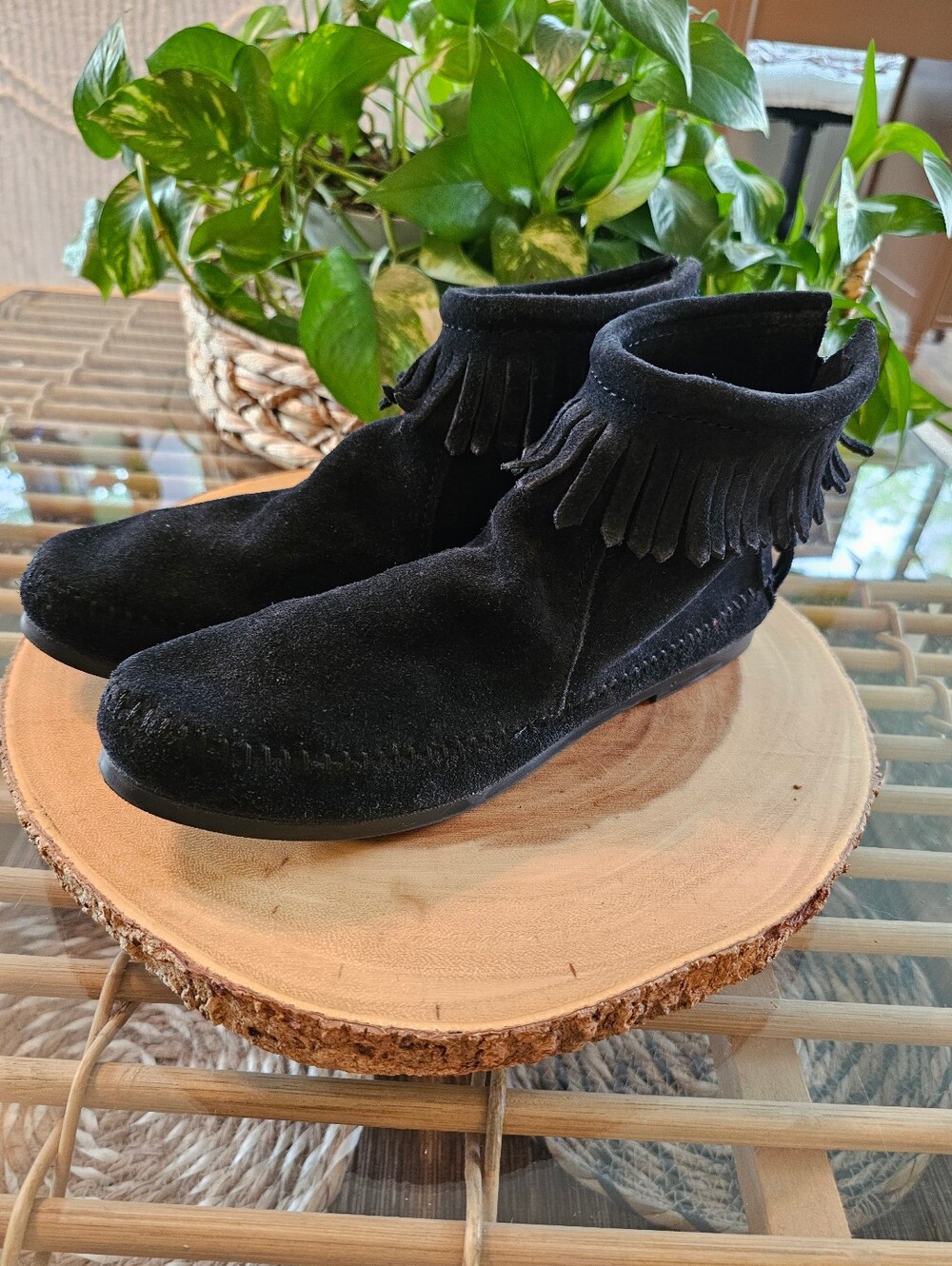 Leather Fringe Zip Chukka Ankle Minnetonka Moccasins Fringe Booties (9)